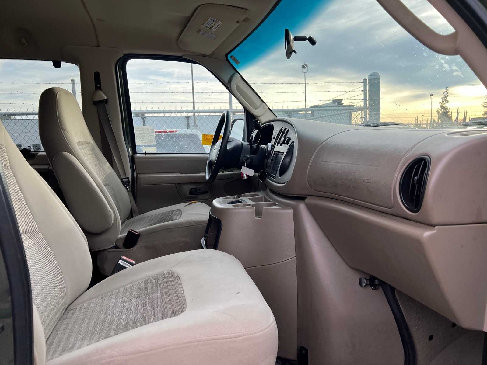 Thumbnail: 2005 Ford Econoline - 19