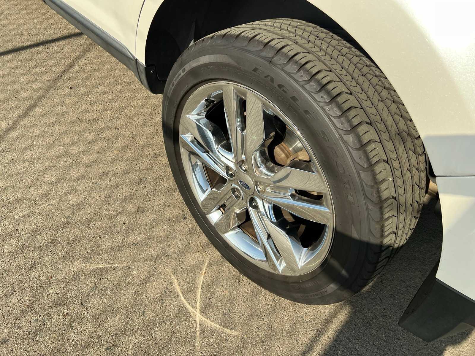 Thumbnail: 2013 Ford Edge - 17