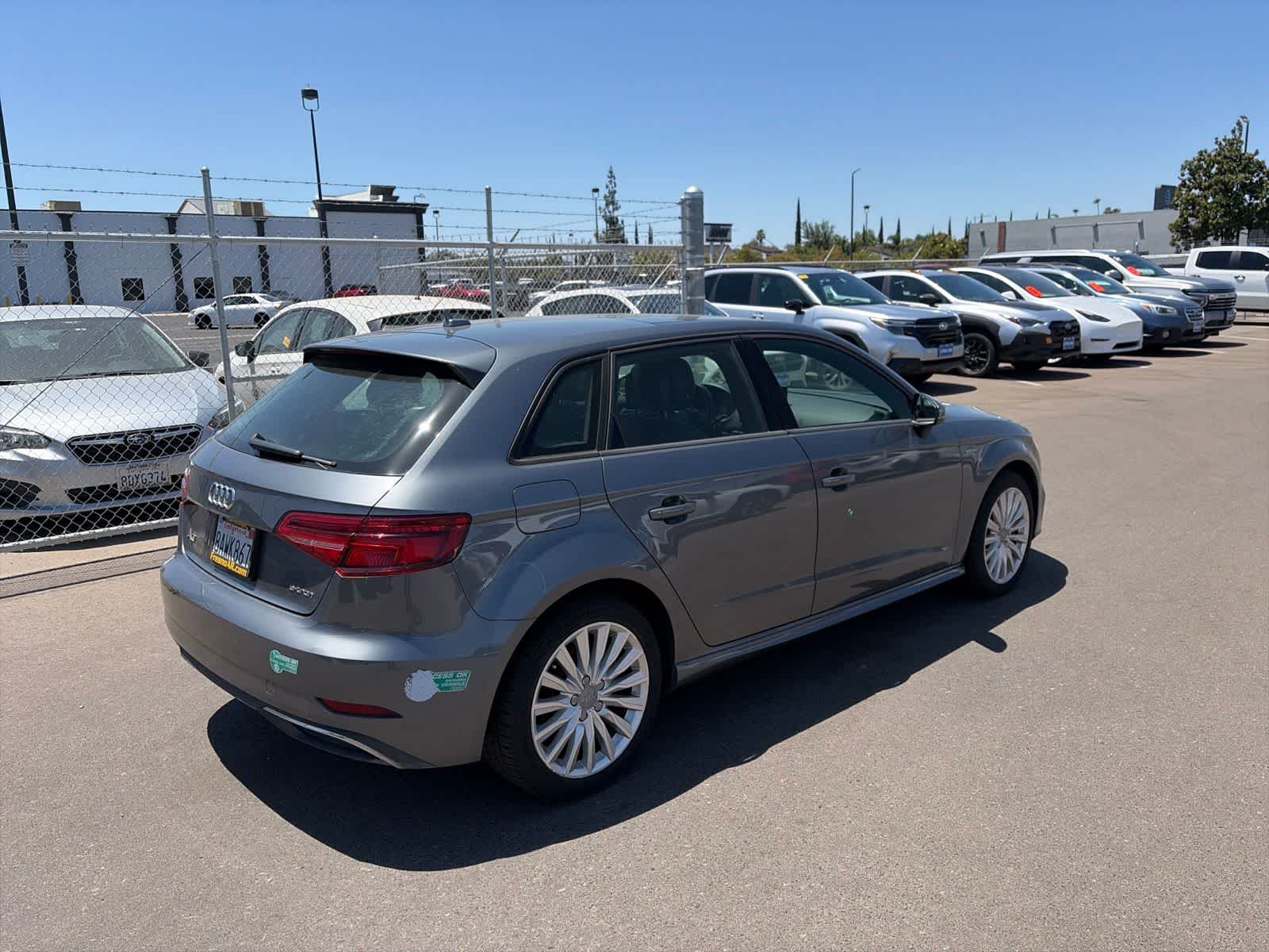 Thumbnail: 2017 Audi A3 e-tron - 10