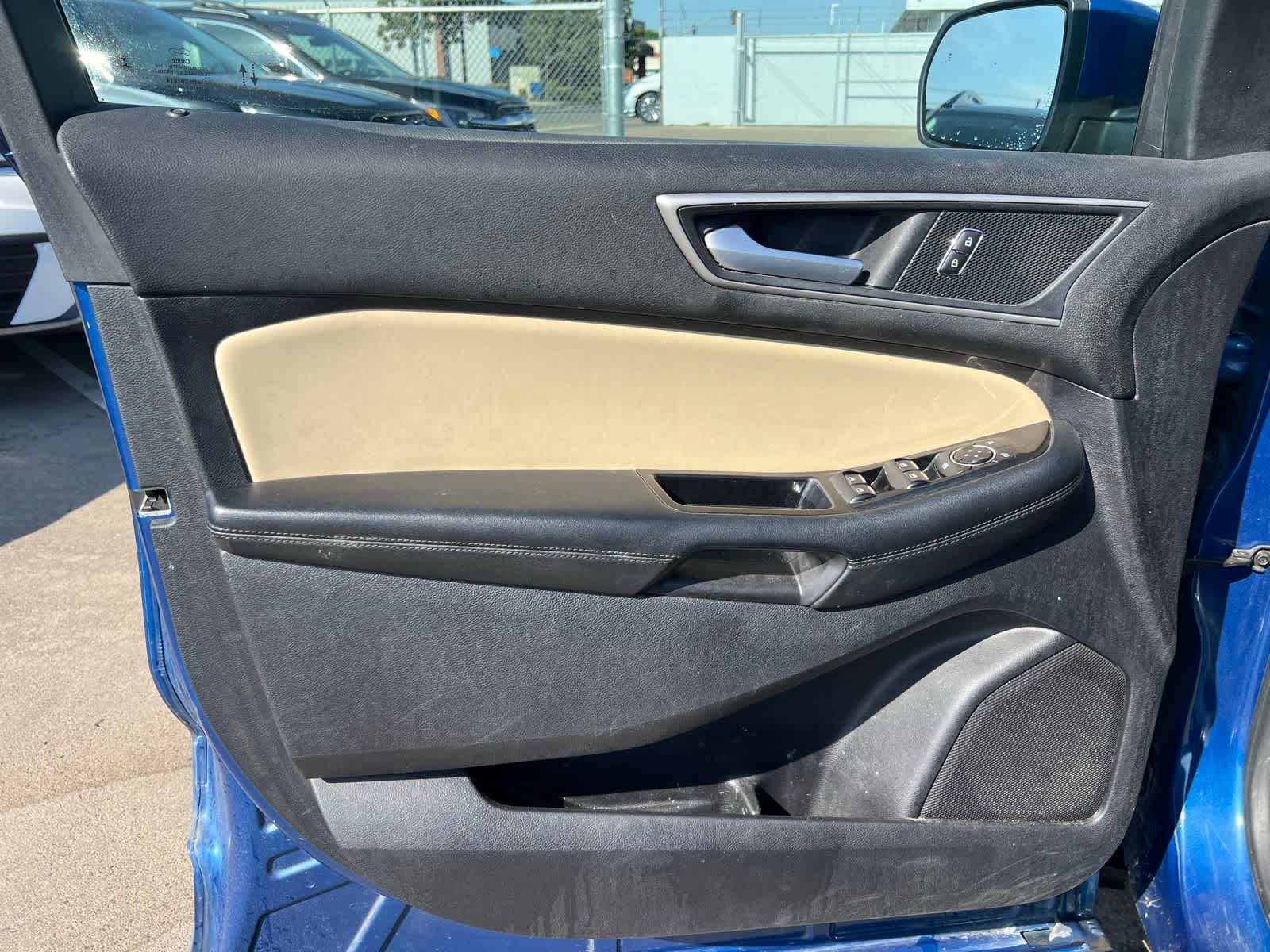 Thumbnail: 2020 Ford Edge - 16