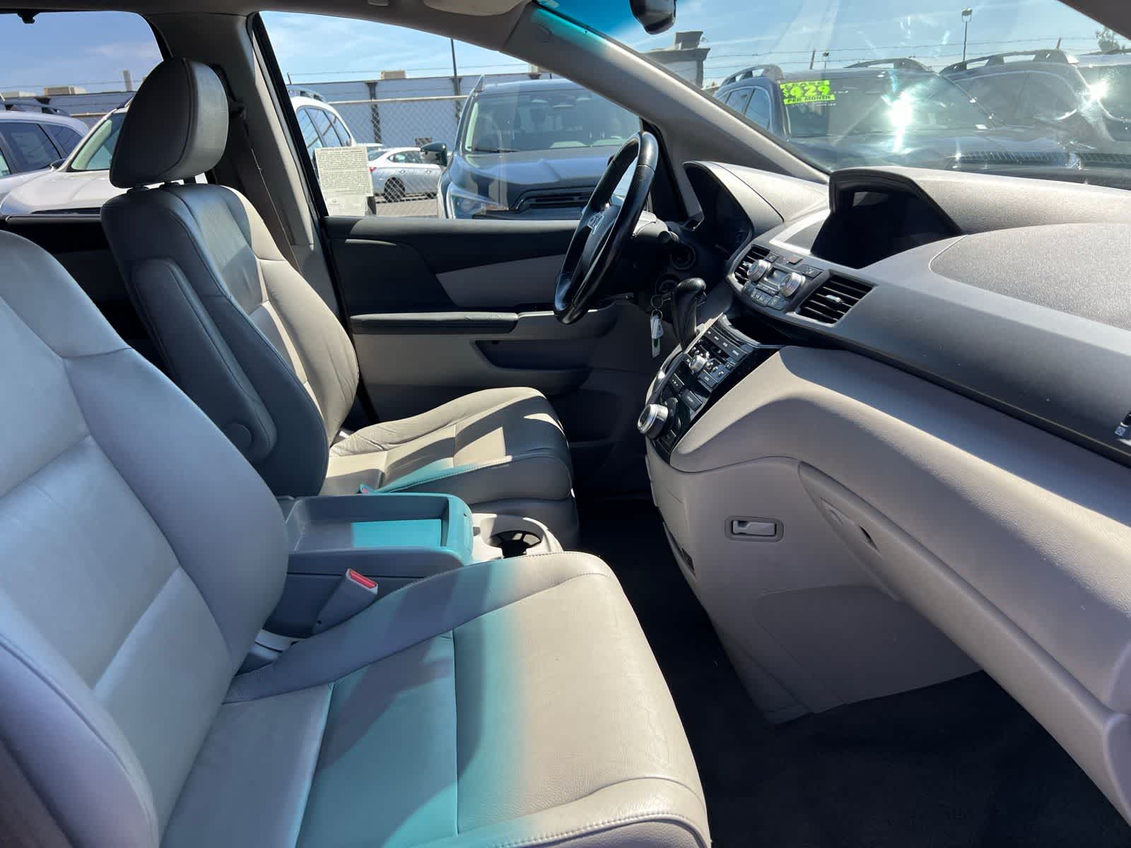 Thumbnail: 2011 Honda Odyssey - 26