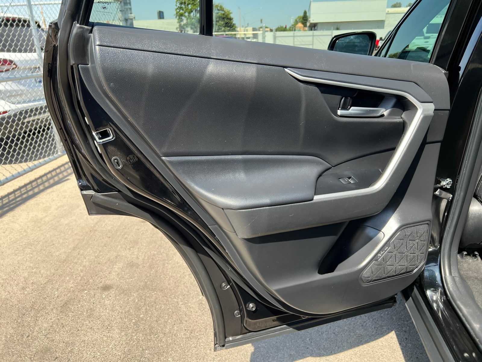 2023 Toyota RAV4 XLE 20