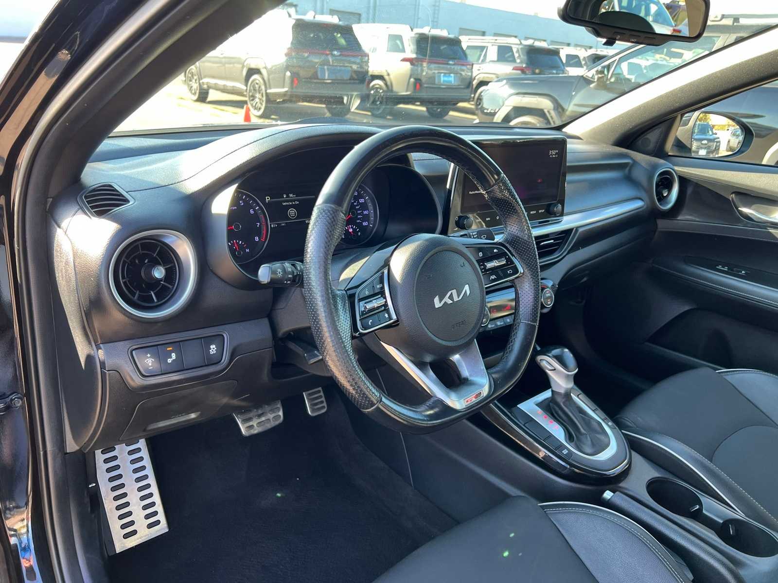 Thumbnail: 2022 Kia Forte - 14