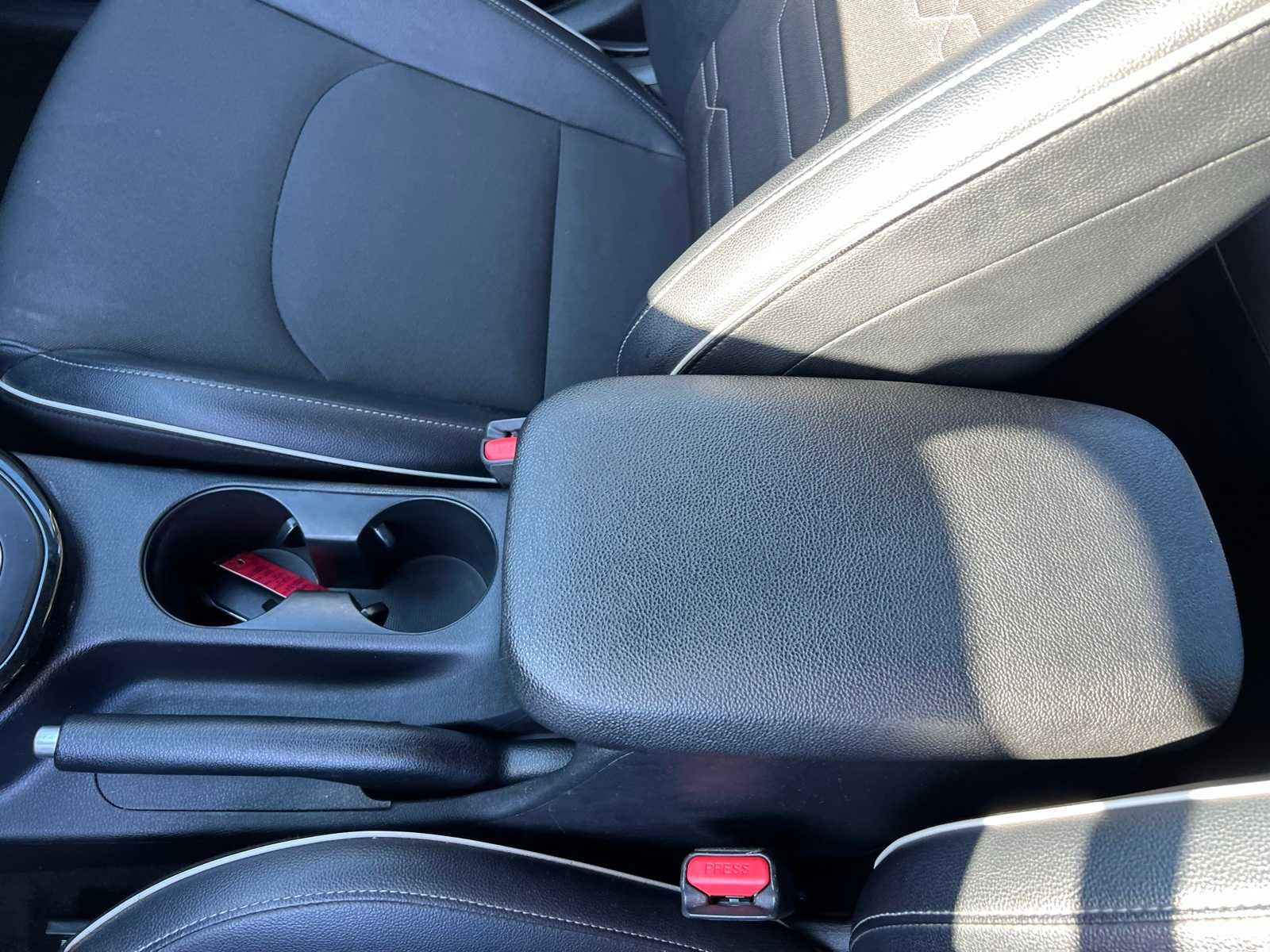 Thumbnail: 2022 Kia Forte - 41