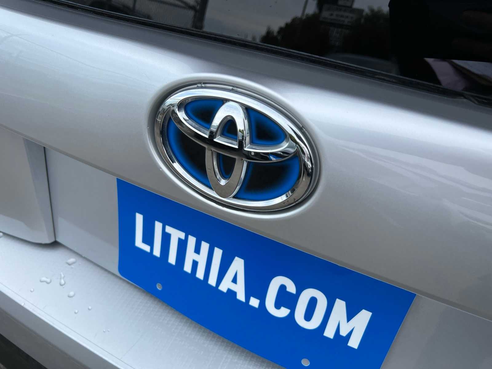 Thumbnail: 2020 Toyota Prius - 6