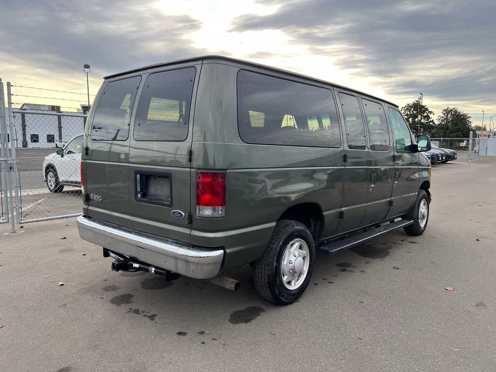 Thumbnail: 2005 Ford Econoline - 7