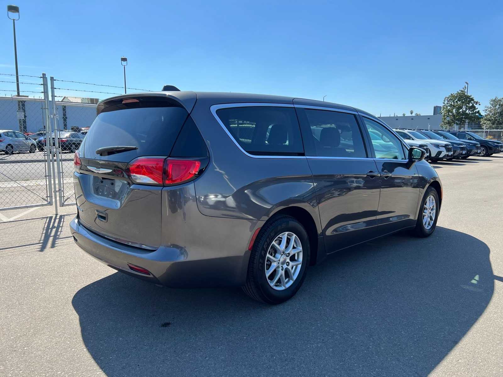 Thumbnail: 2023 Chrysler Voyager - 8