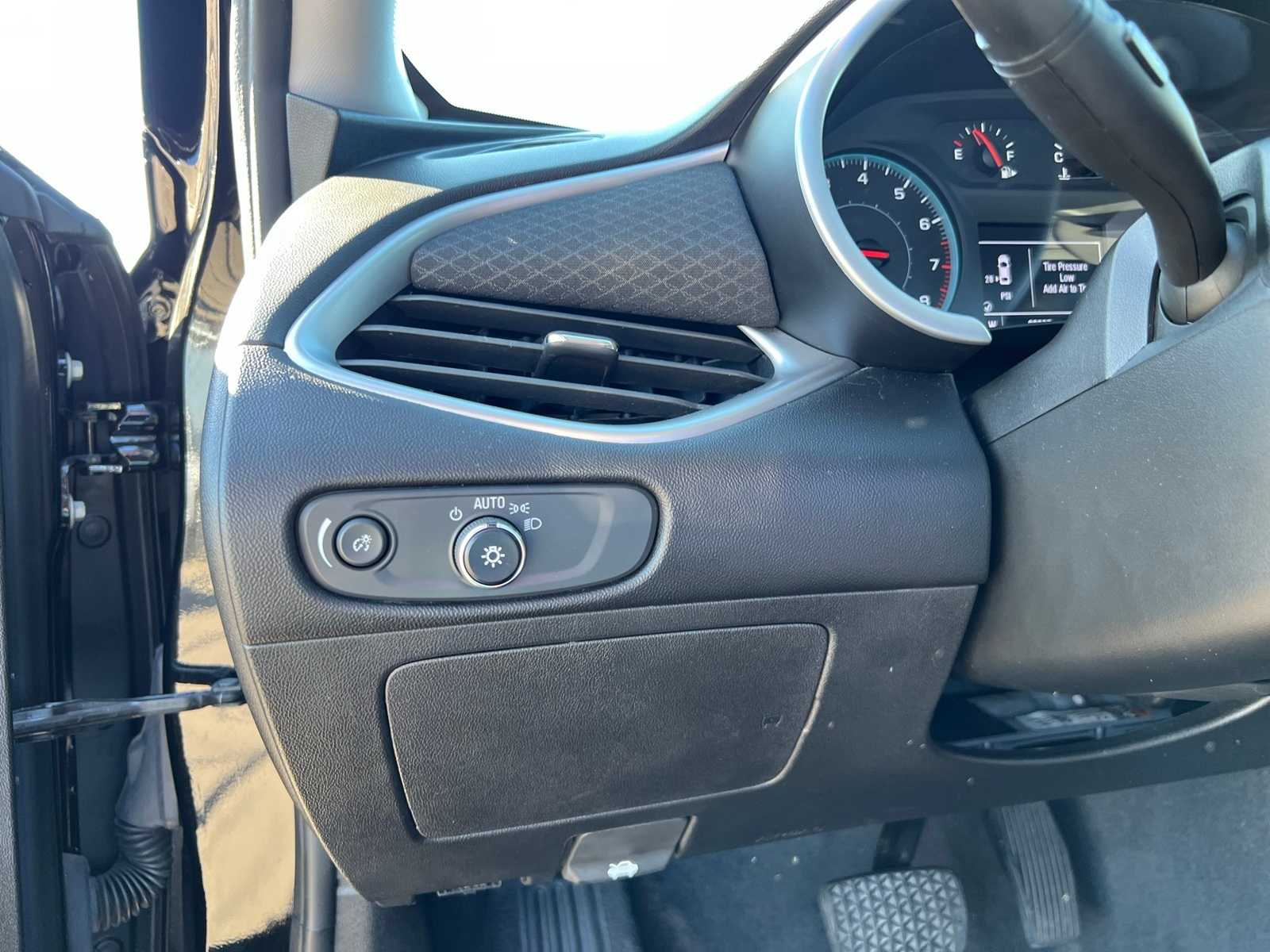 Thumbnail: 2023 Chevrolet Malibu - 33