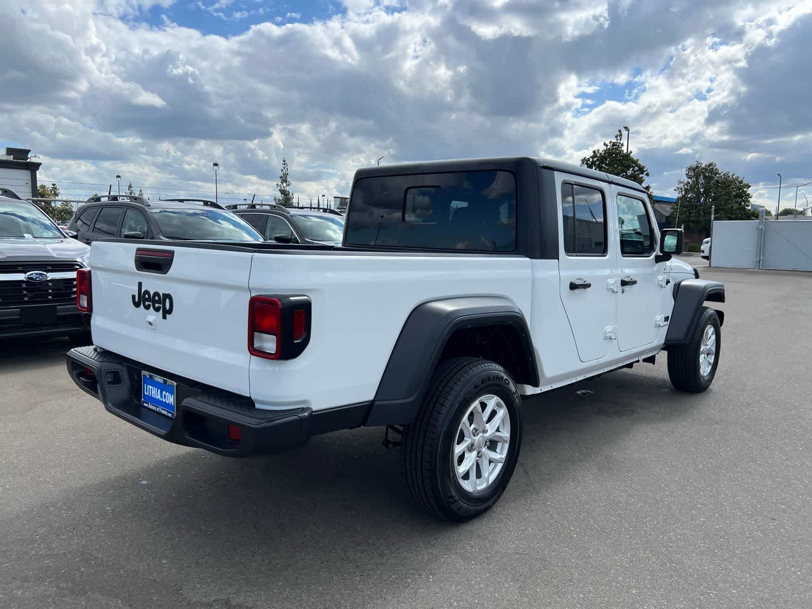 Thumbnail: 2023 Jeep Gladiator - 6
