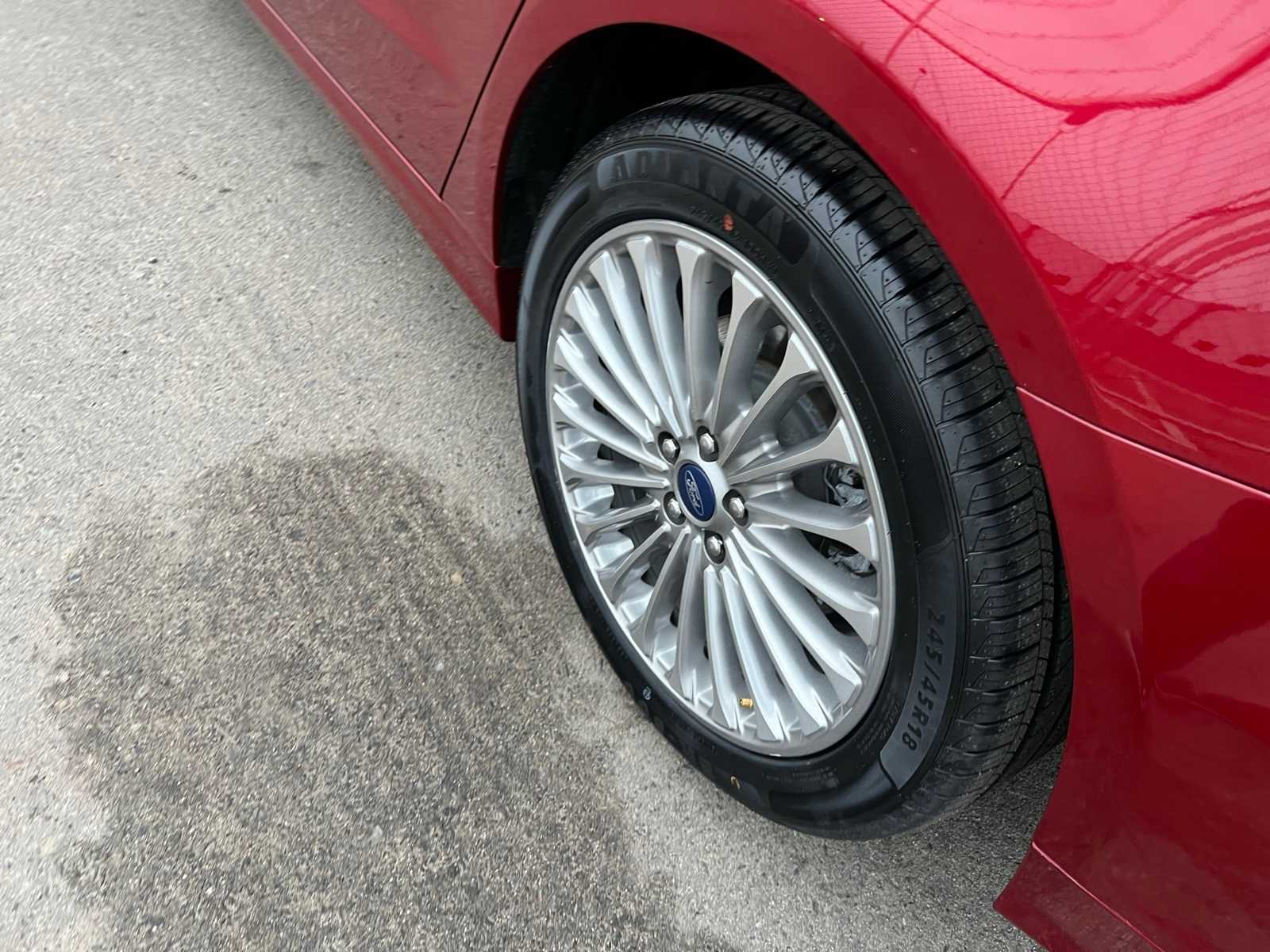 Thumbnail: 2014 Ford Fusion - 17