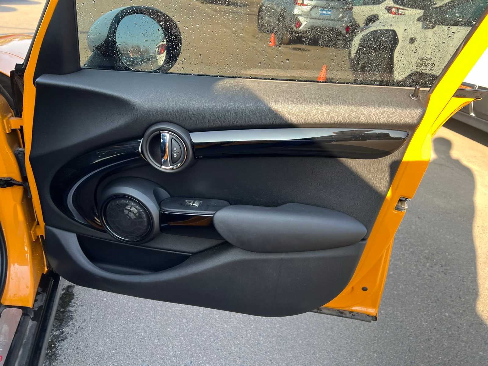 Thumbnail: 2017 MINI Cooper Hardtop - 27