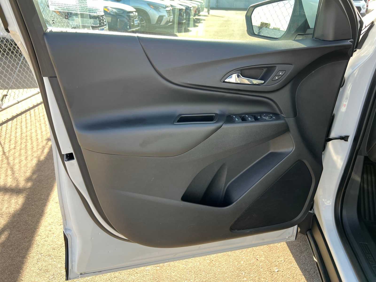 Thumbnail: 2020 Chevrolet Equinox - 16