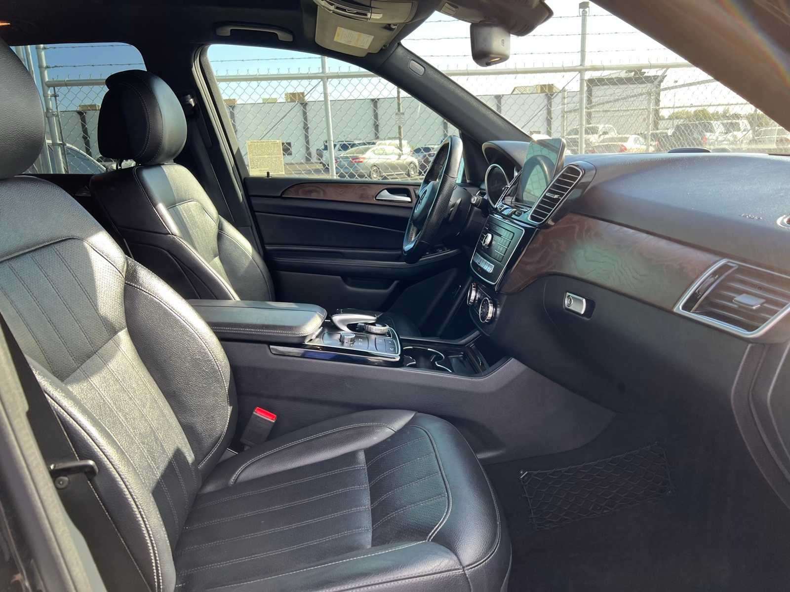 Thumbnail: 2016 Mercedes-Benz GLE - 27