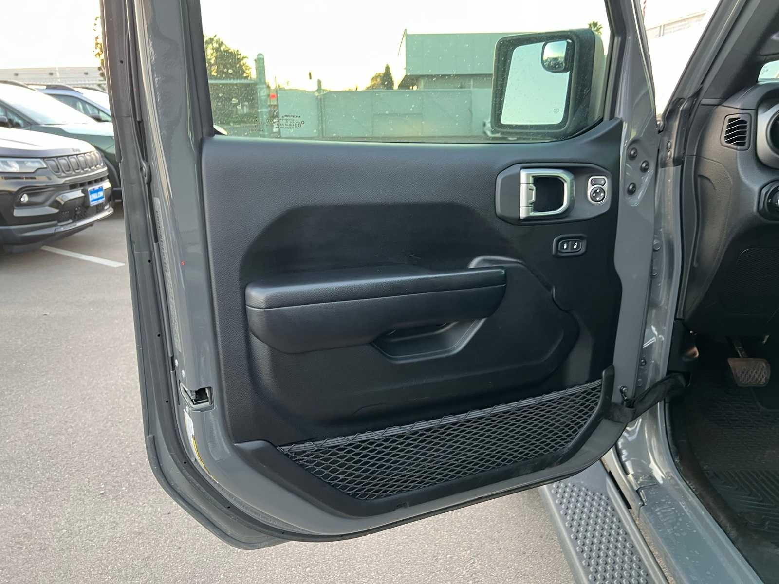 Thumbnail: 2020 Jeep Wrangler - 15