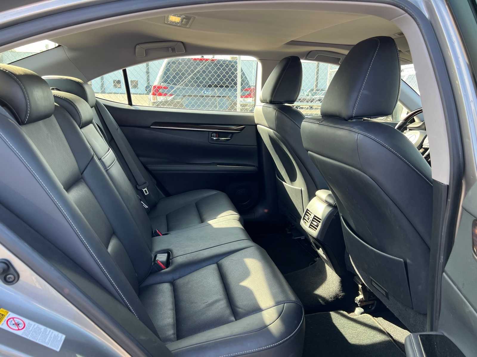 Thumbnail: 2016 Lexus ES - 22