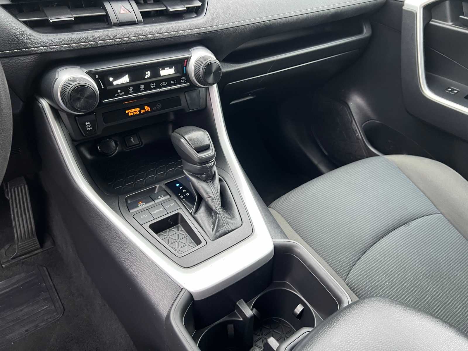 Thumbnail: 2022 Toyota RAV4 - 42