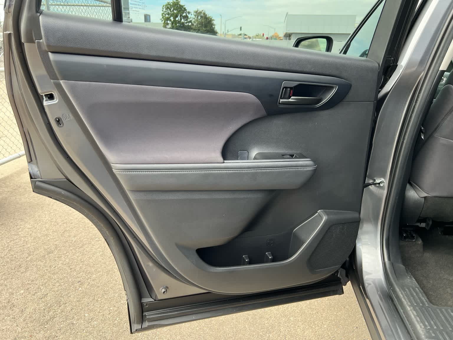 Thumbnail: 2023 Toyota Highlander - 19