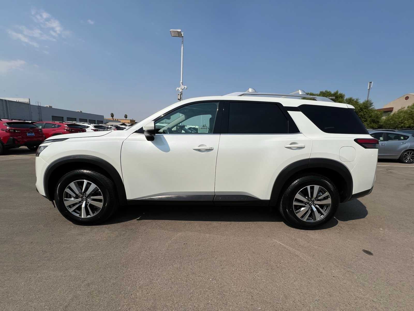 Thumbnail: 2022 Nissan Pathfinder - 2