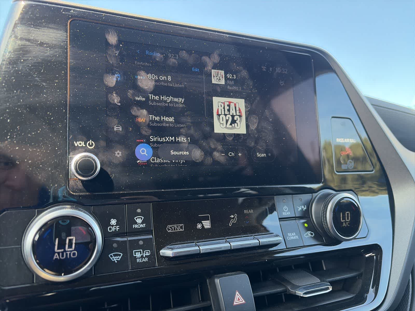 Thumbnail: 2025 Toyota Highlander - 32