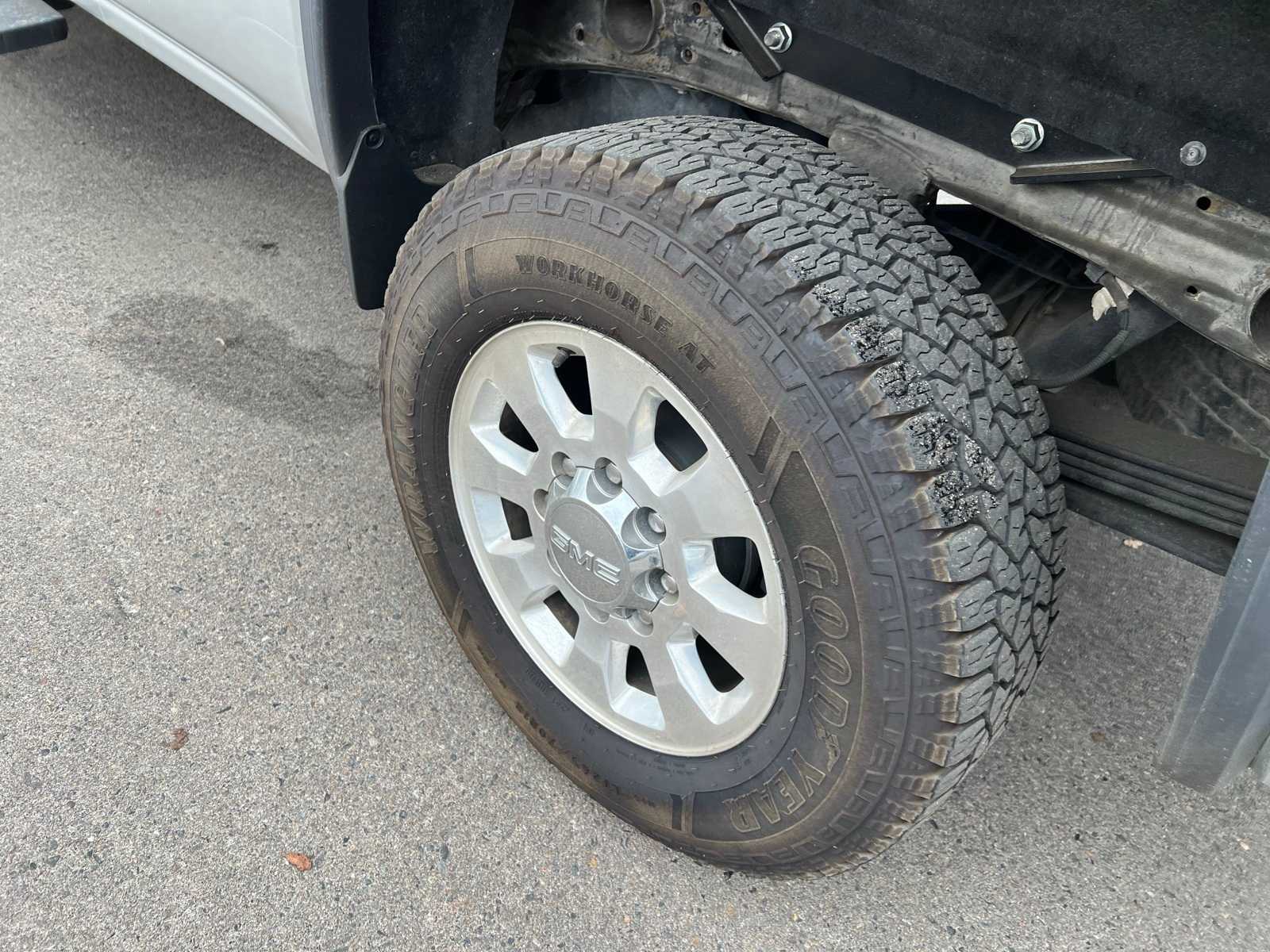 Thumbnail: 2015 GMC Sierra 2500 - 14