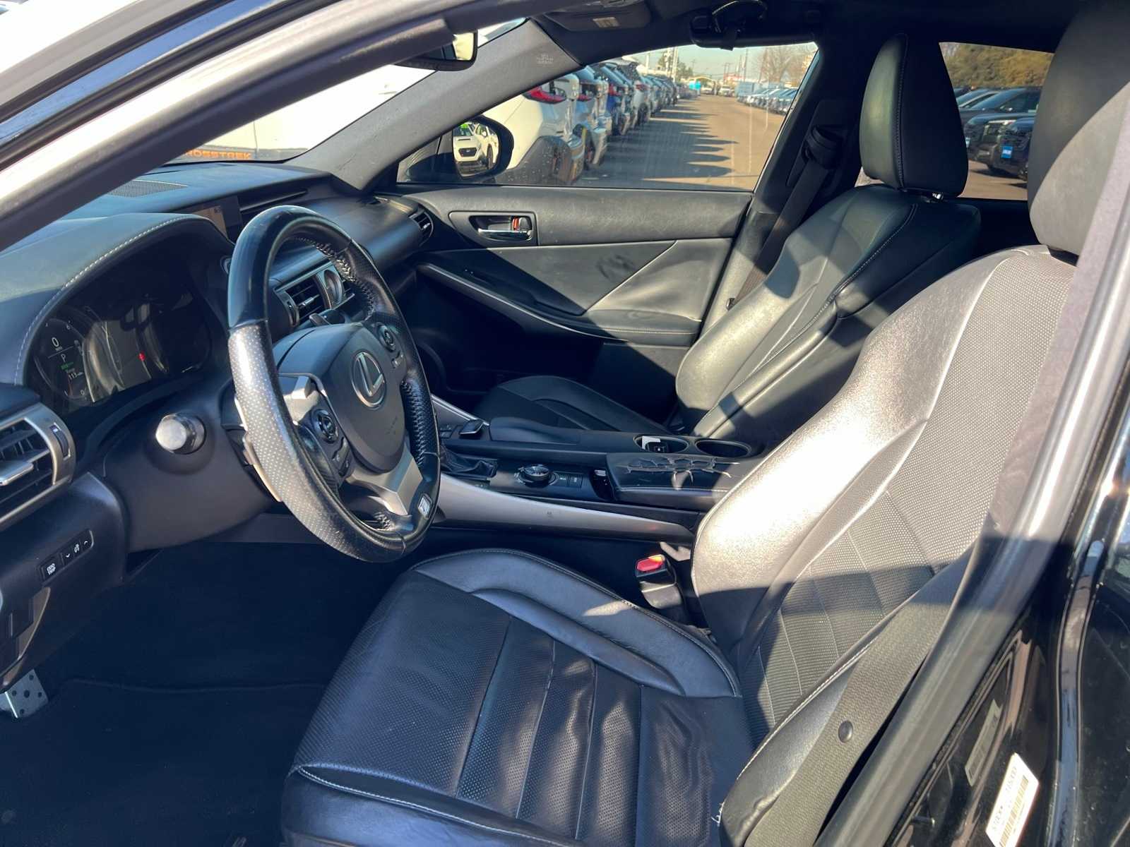 Thumbnail: 2014 Lexus IS - 13