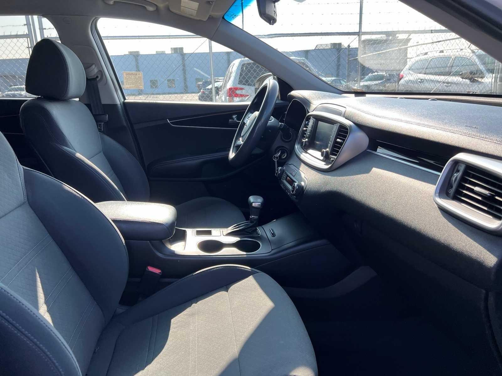 Thumbnail: 2019 Kia Sorento - 27