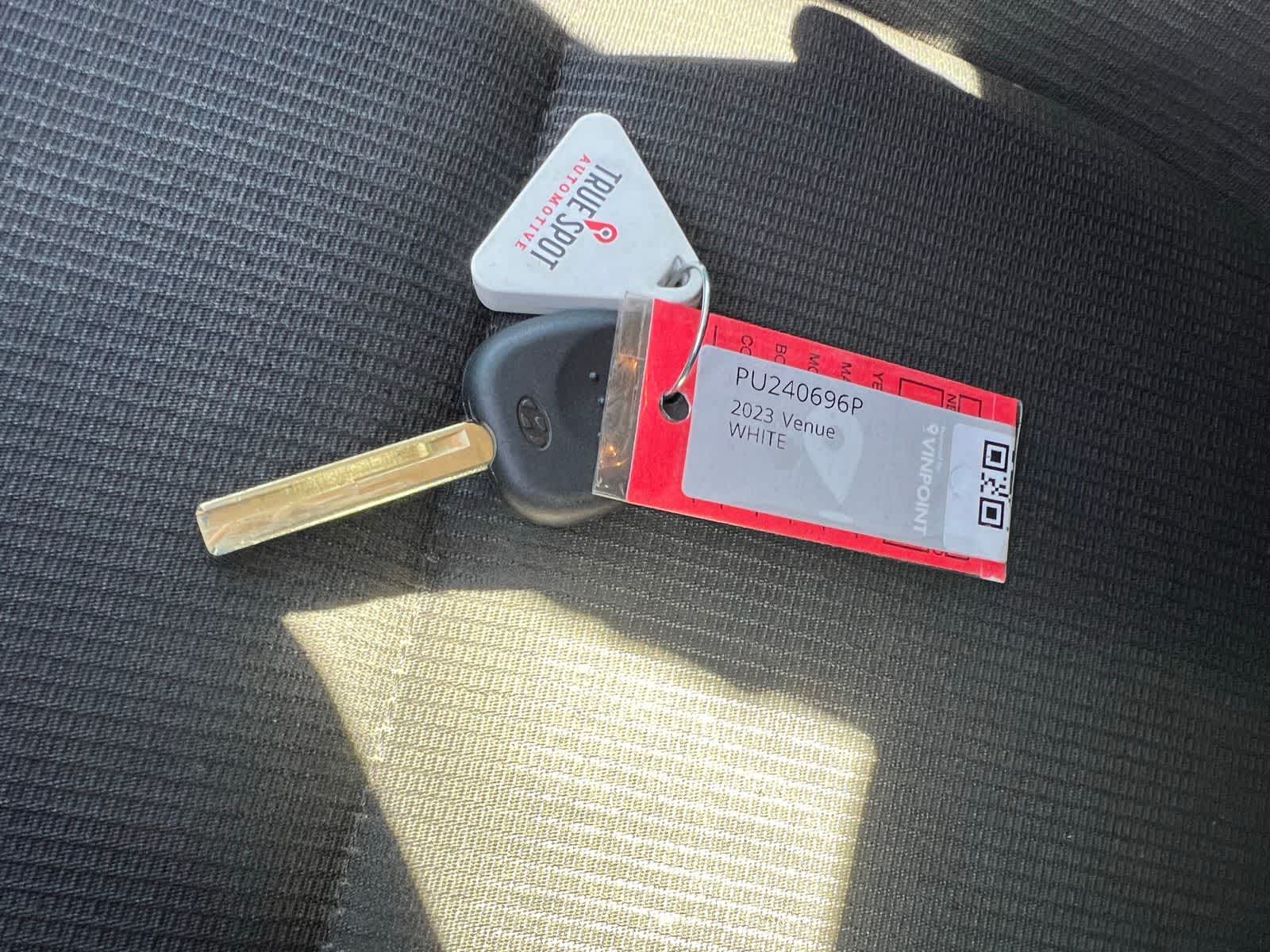 Thumbnail: 2023 Hyundai Venue - 43