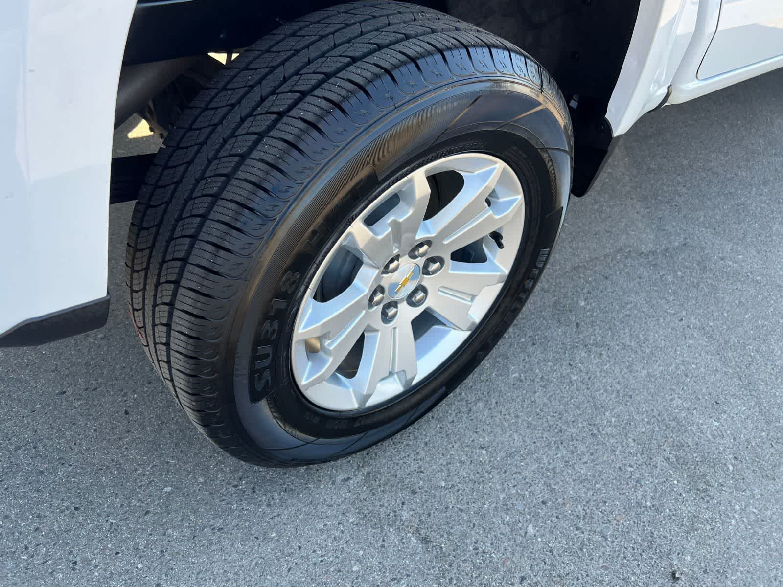 Thumbnail: 2022 Chevrolet Colorado - 21