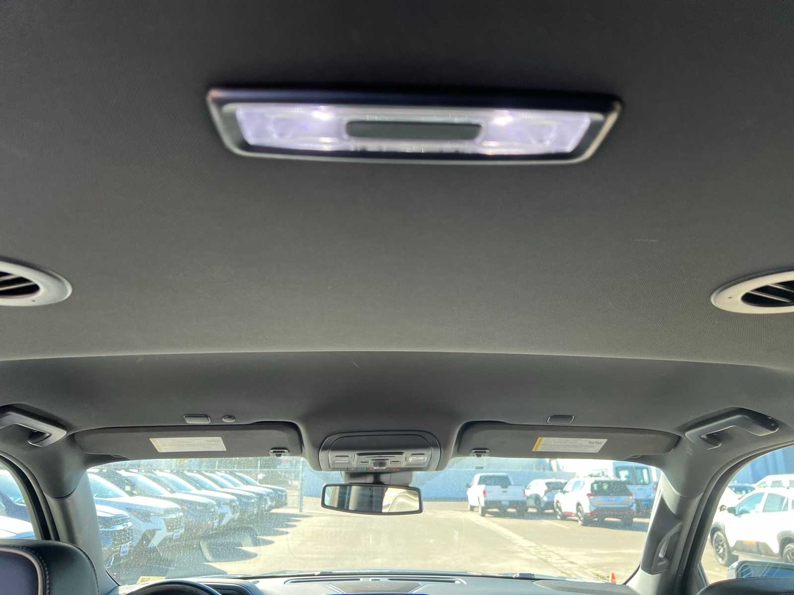 Thumbnail: 2023 Chevrolet Suburban - 30