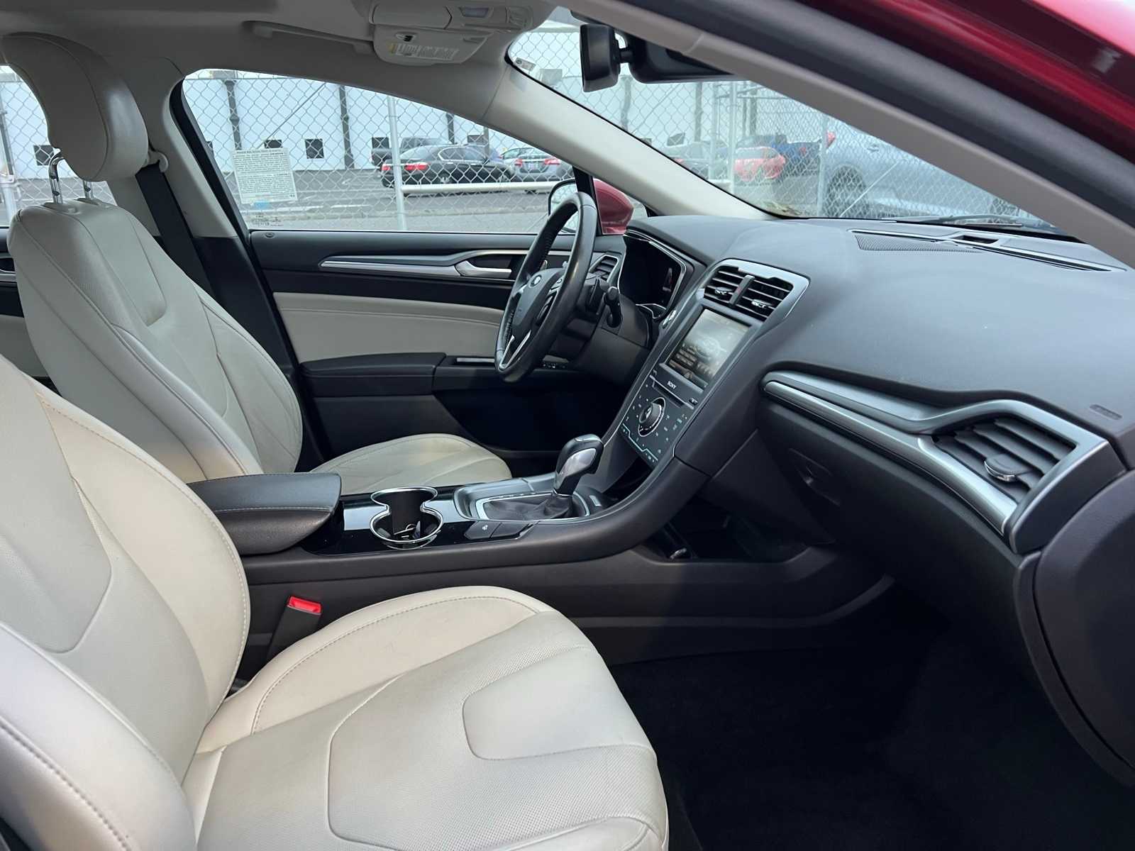 Thumbnail: 2014 Ford Fusion - 27