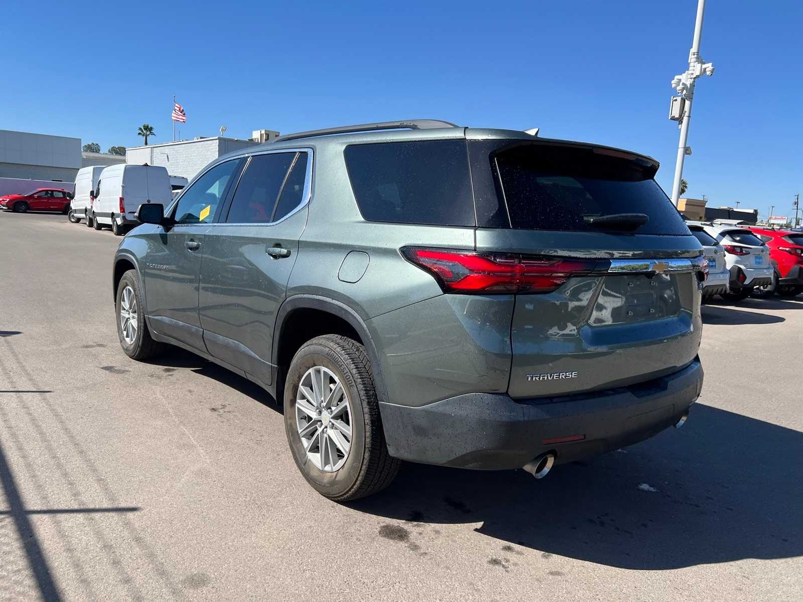 Thumbnail: 2023 Chevrolet Traverse - 3