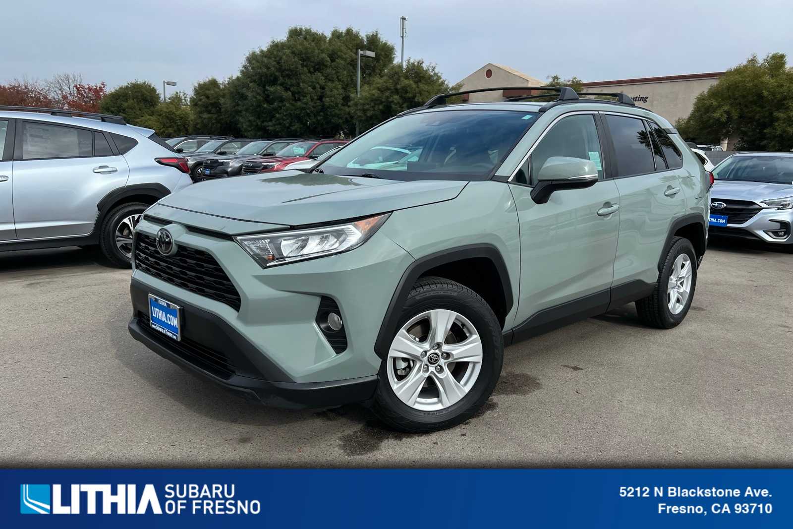2021 Toyota RAV4 XLE's photo