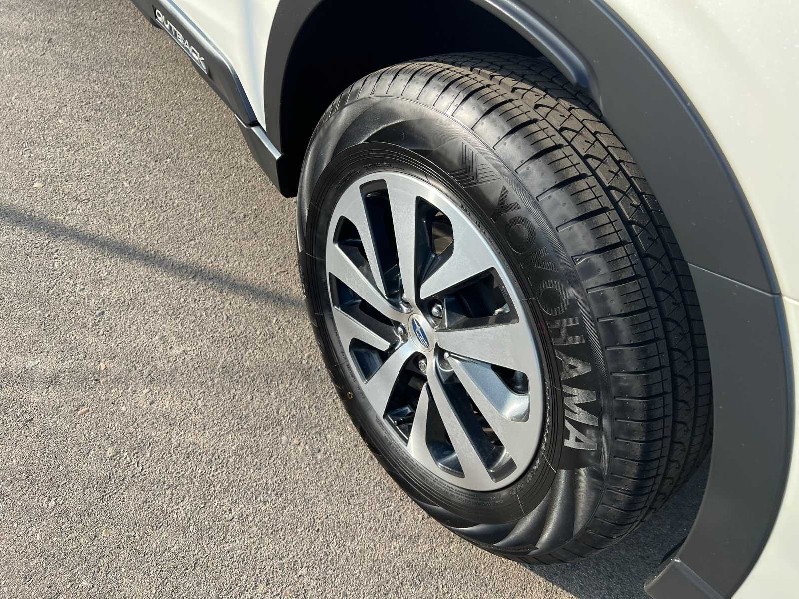 Thumbnail: 2022 Subaru Outback - 17