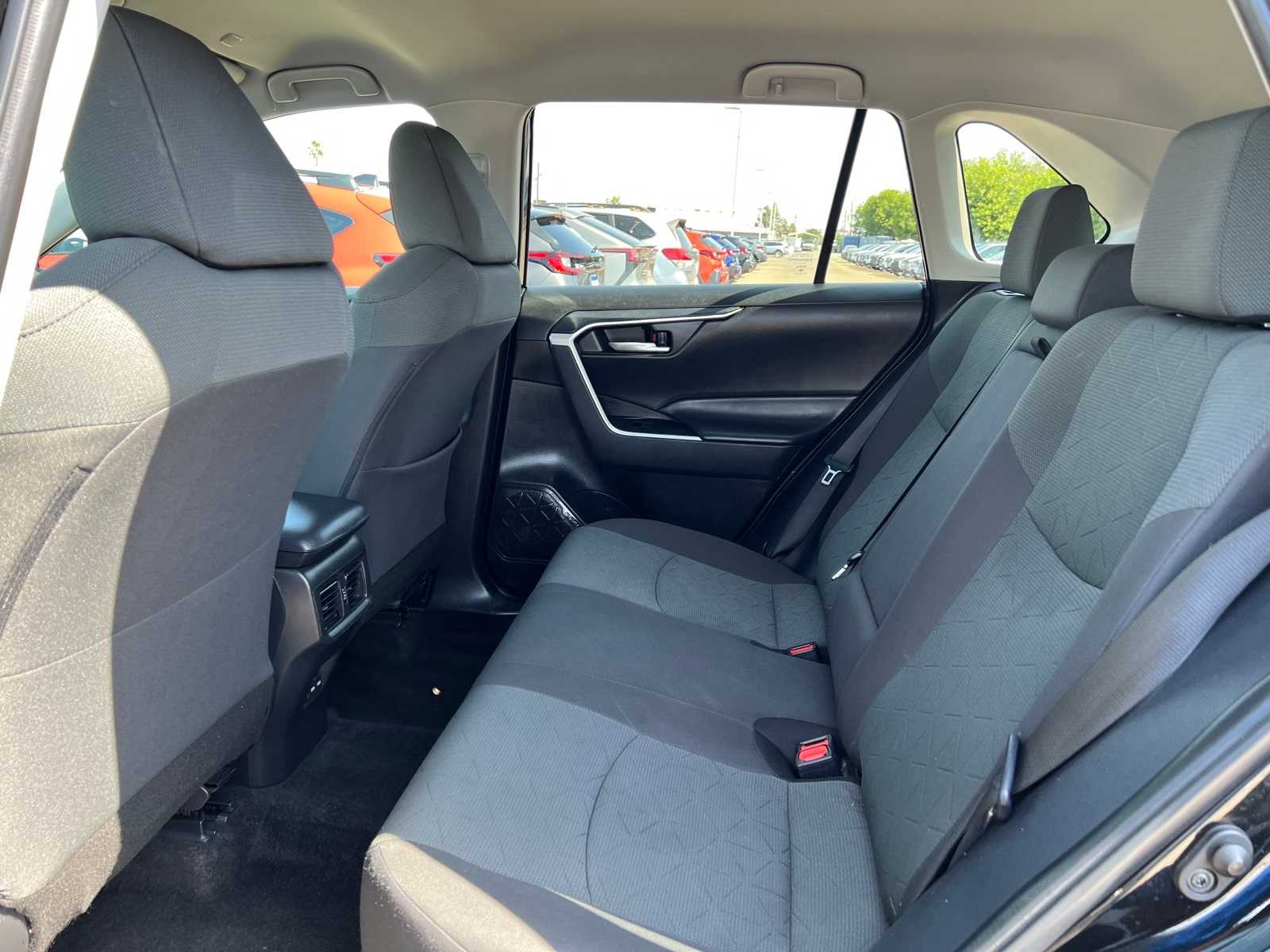 2023 Toyota RAV4 XLE 19