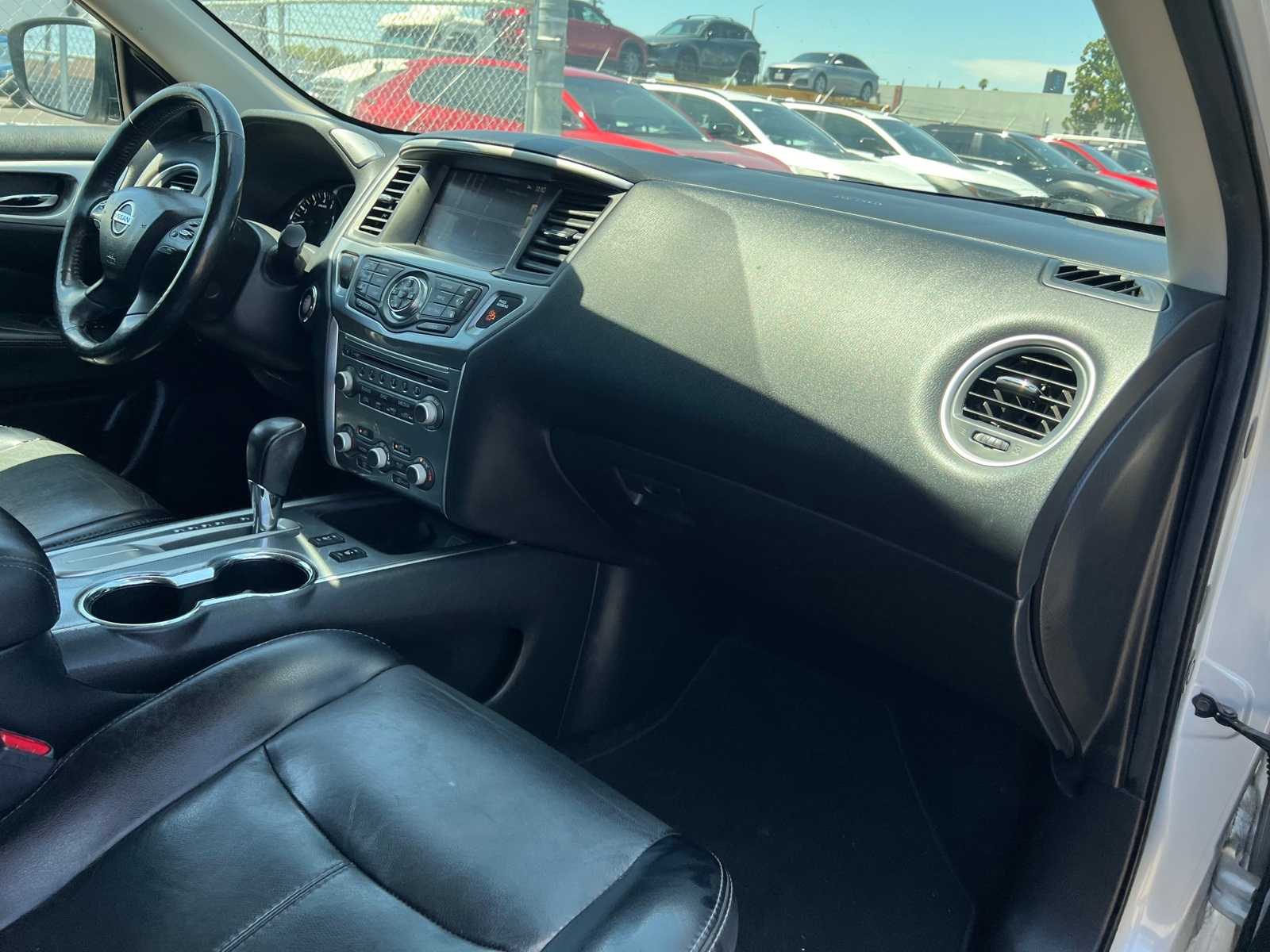 Thumbnail: 2019 Nissan Pathfinder - 26