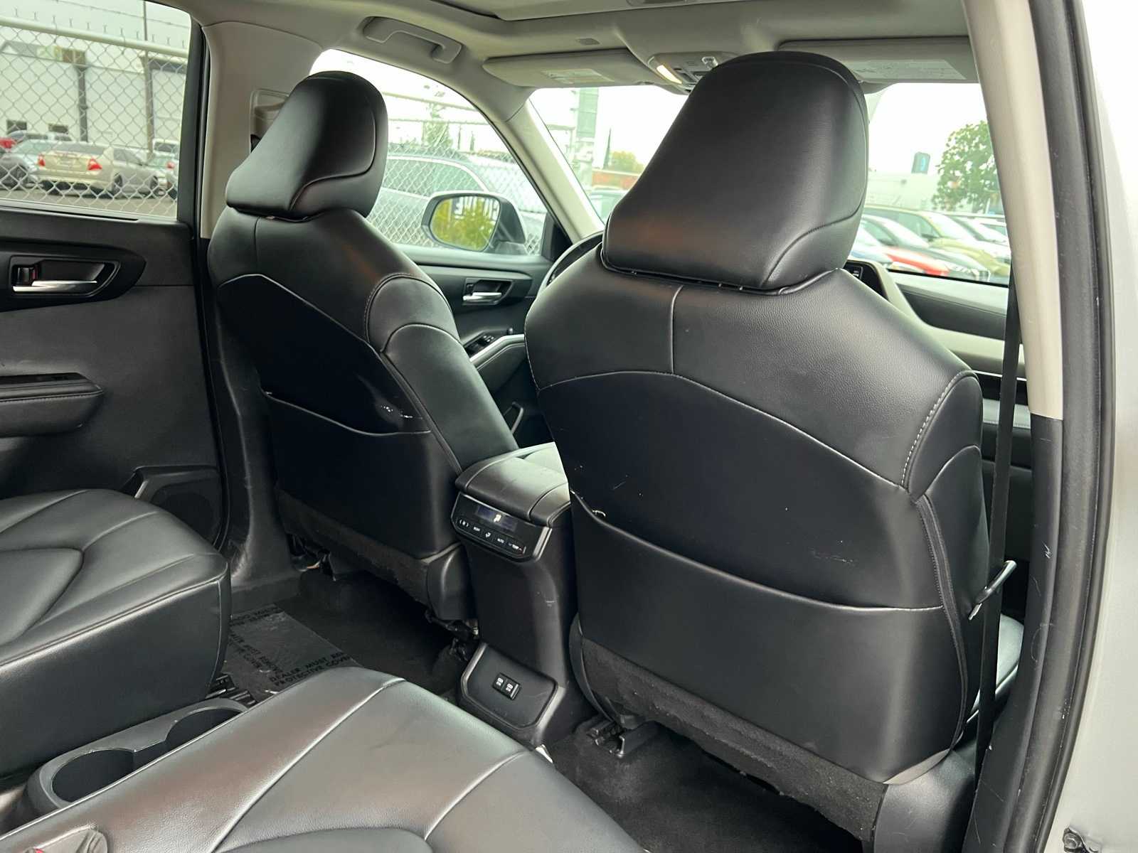 Thumbnail: 2021 Toyota Highlander - 23