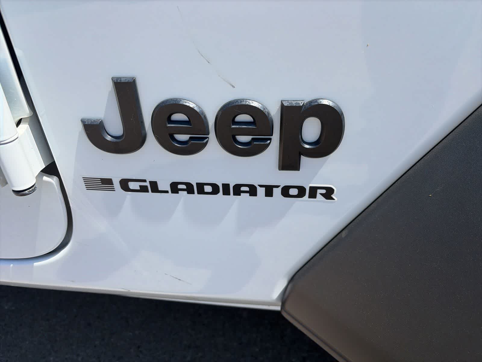 Thumbnail: 2023 Jeep Gladiator - 4