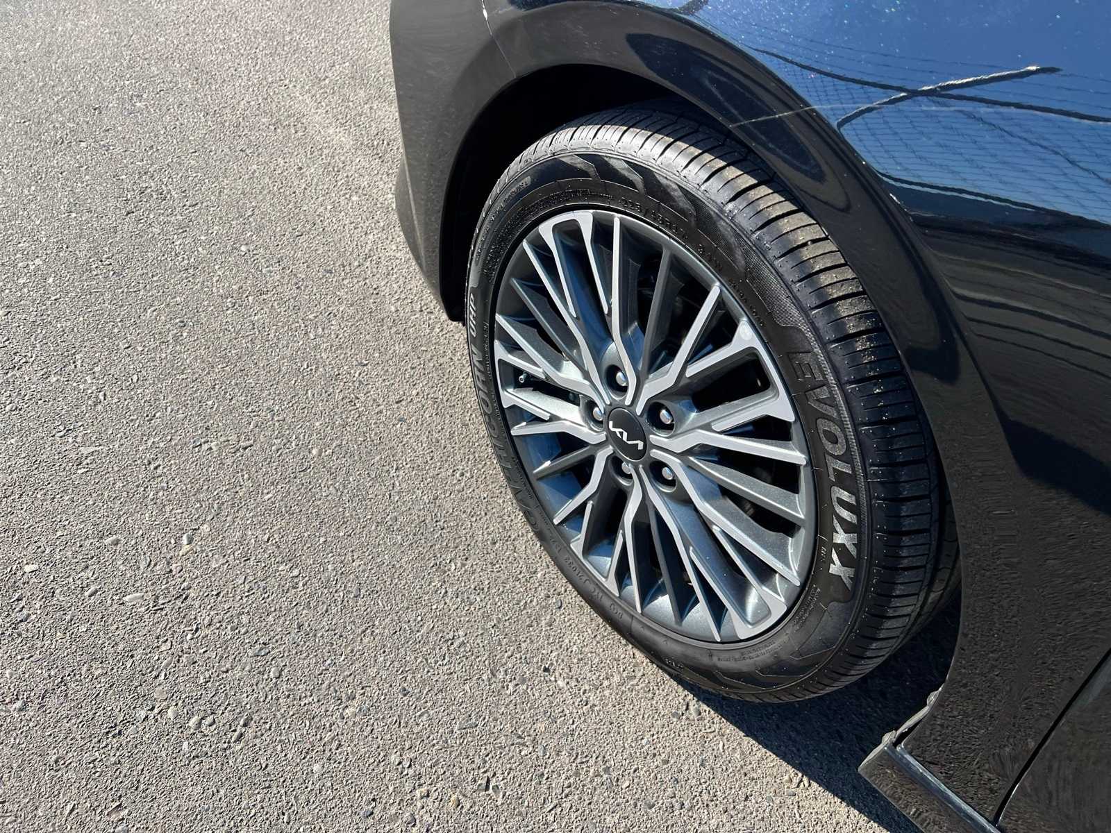 Thumbnail: 2022 Kia Forte - 13