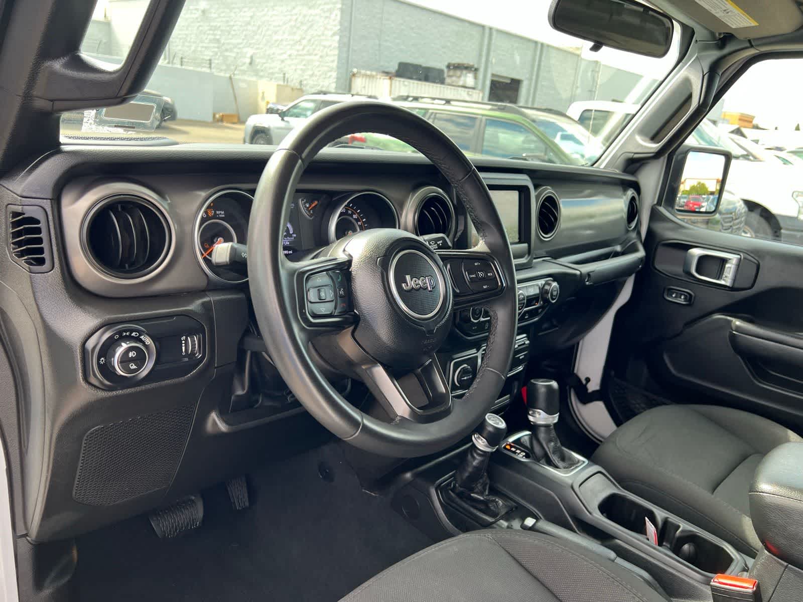 Thumbnail: 2023 Jeep Gladiator - 11
