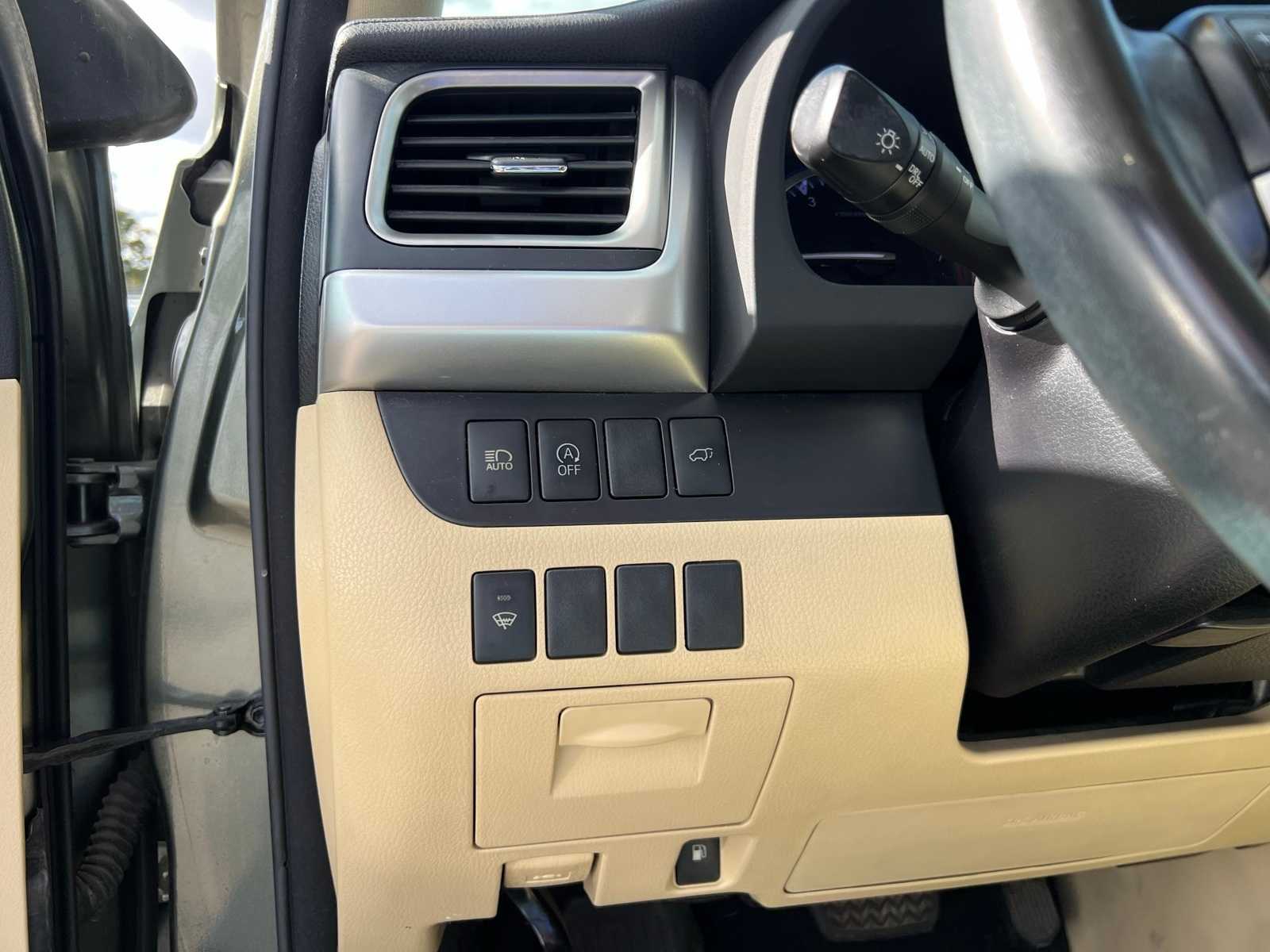 Thumbnail: 2018 Toyota Highlander - 29