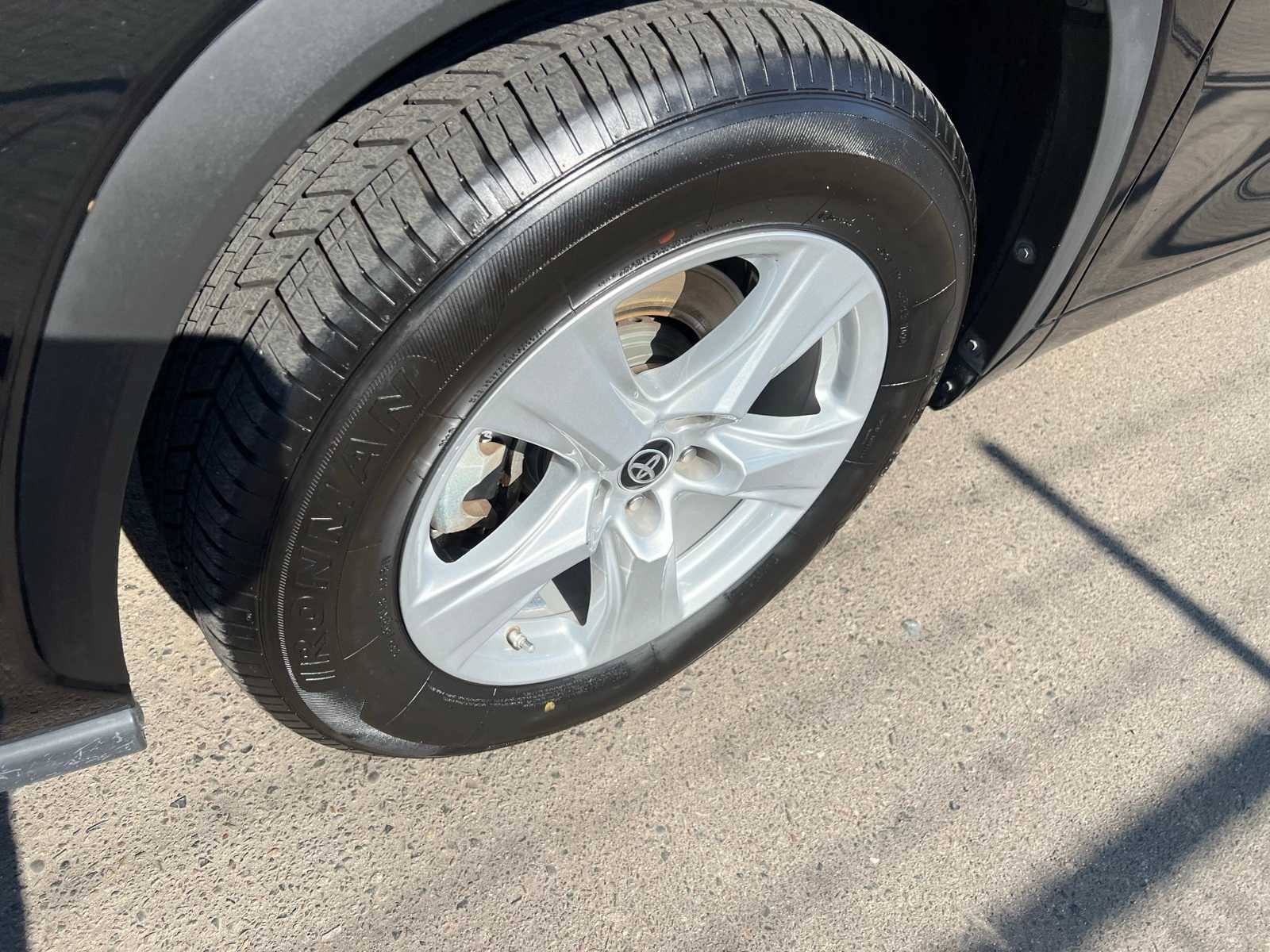 Thumbnail: 2023 Toyota Highlander - 13