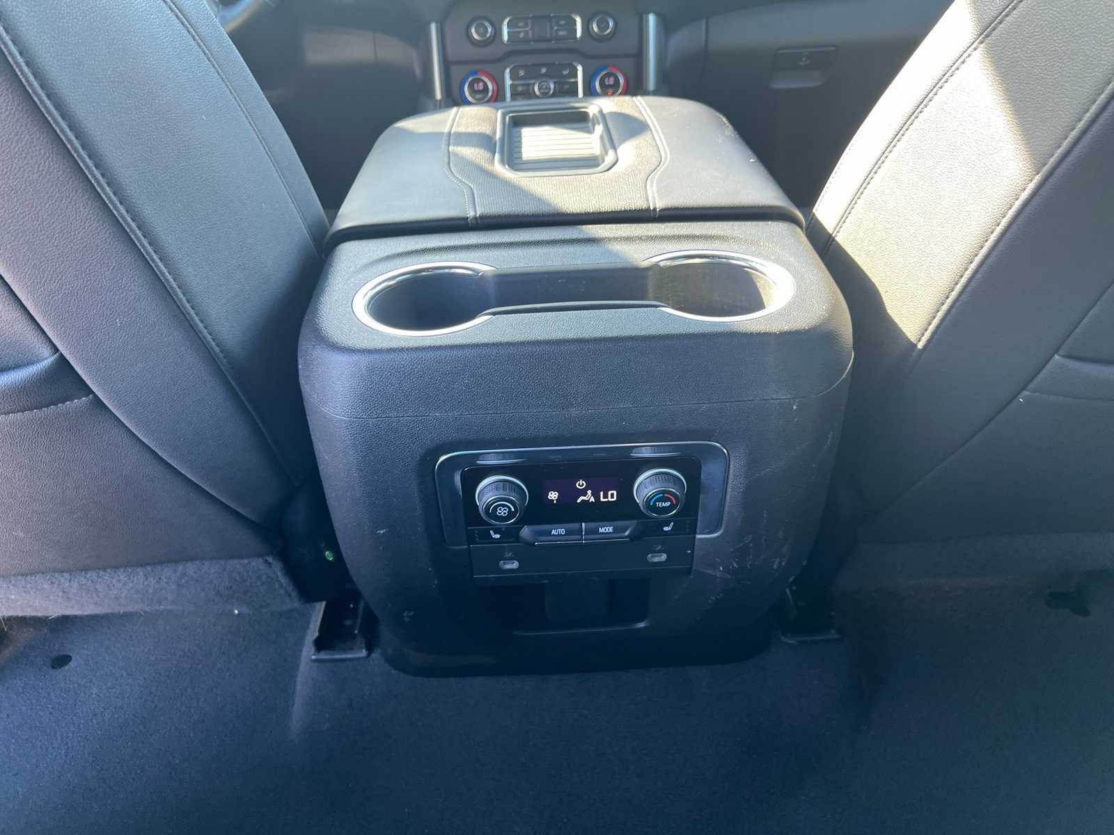 Thumbnail: 2023 Chevrolet Suburban - 31