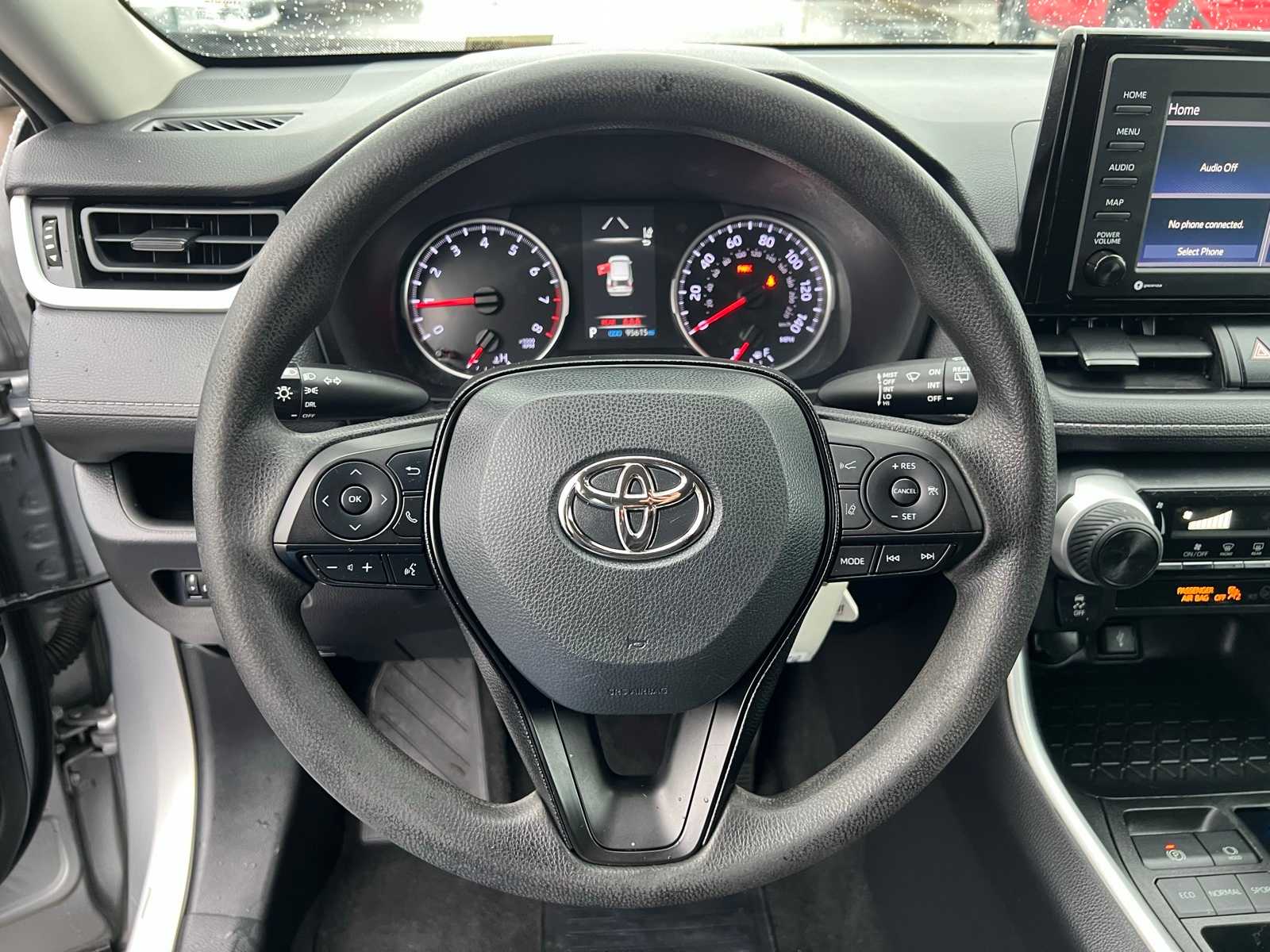 Thumbnail: 2022 Toyota RAV4 - 30