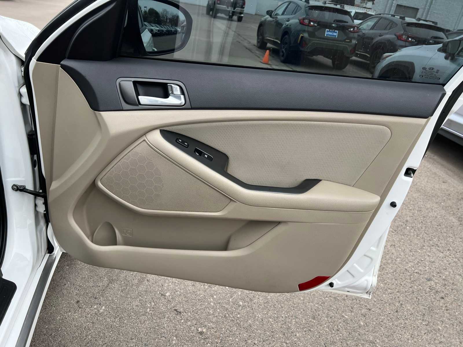 Thumbnail: 2016 Kia Optima - 28