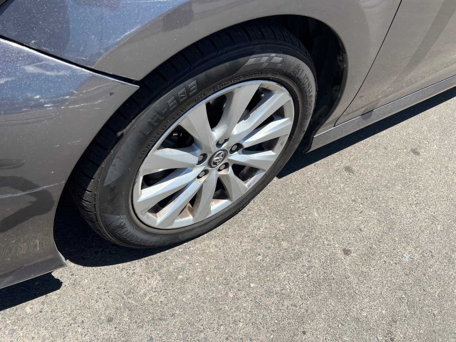 Thumbnail: 2019 Toyota Camry - 12