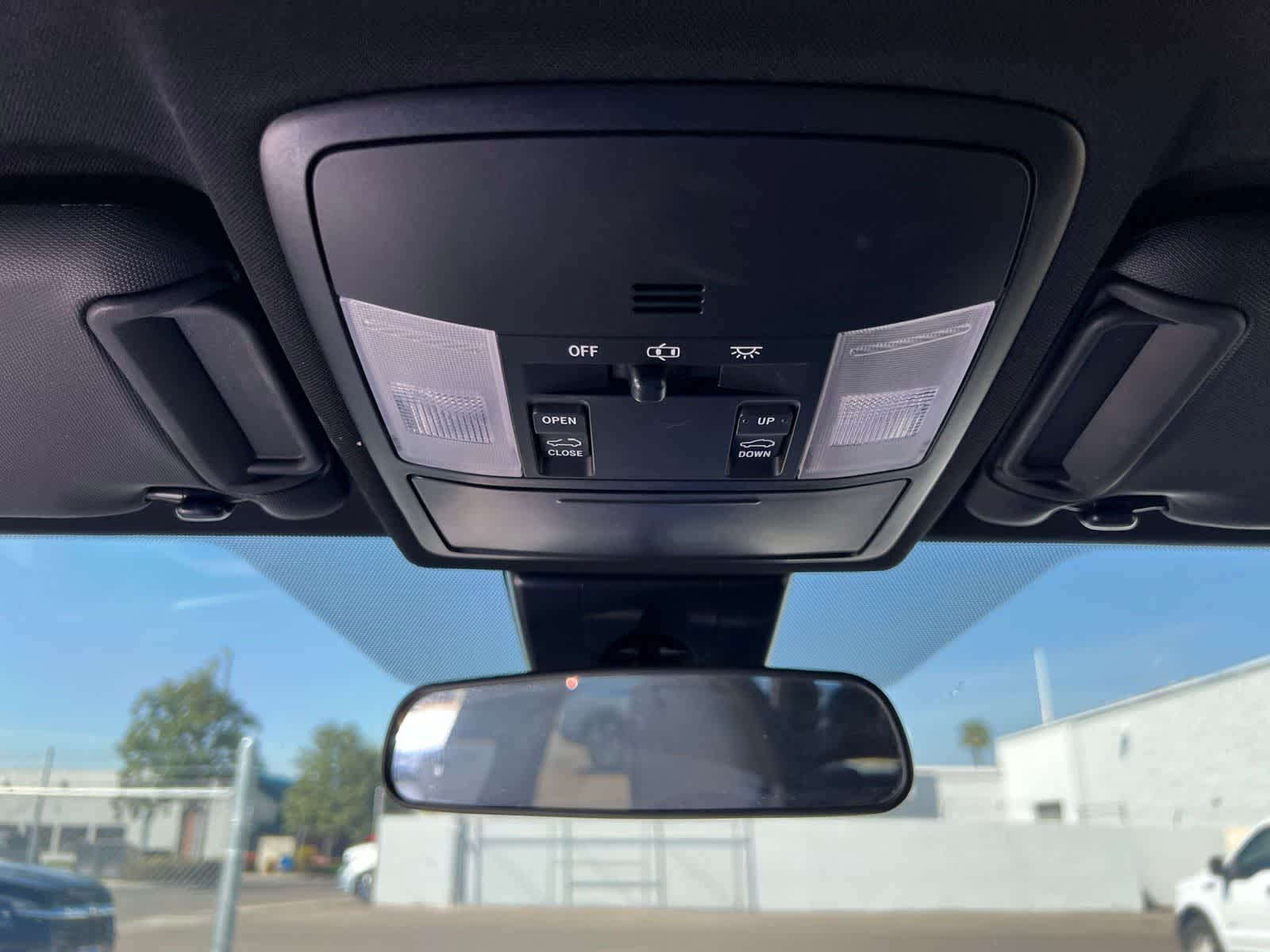 Thumbnail: 2017 Toyota RAV4 - 32