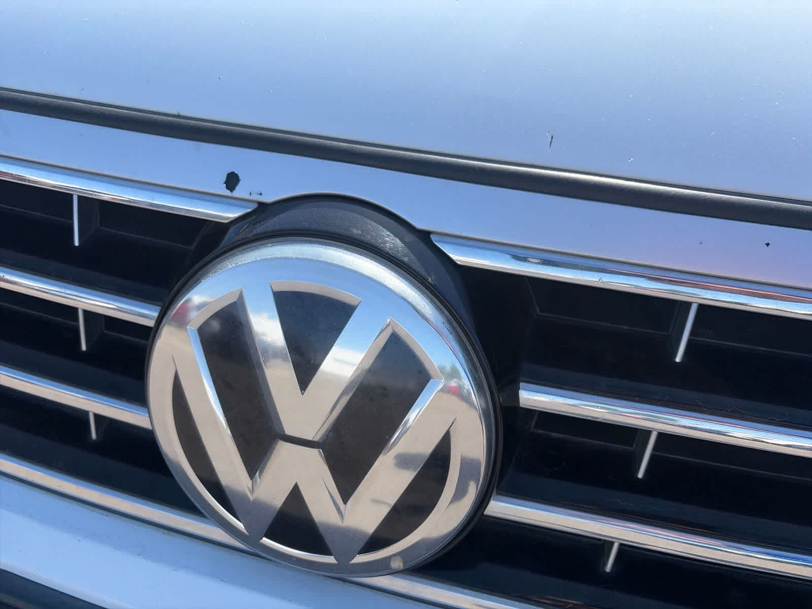 Thumbnail: 2017 Volkswagen Passat - 2