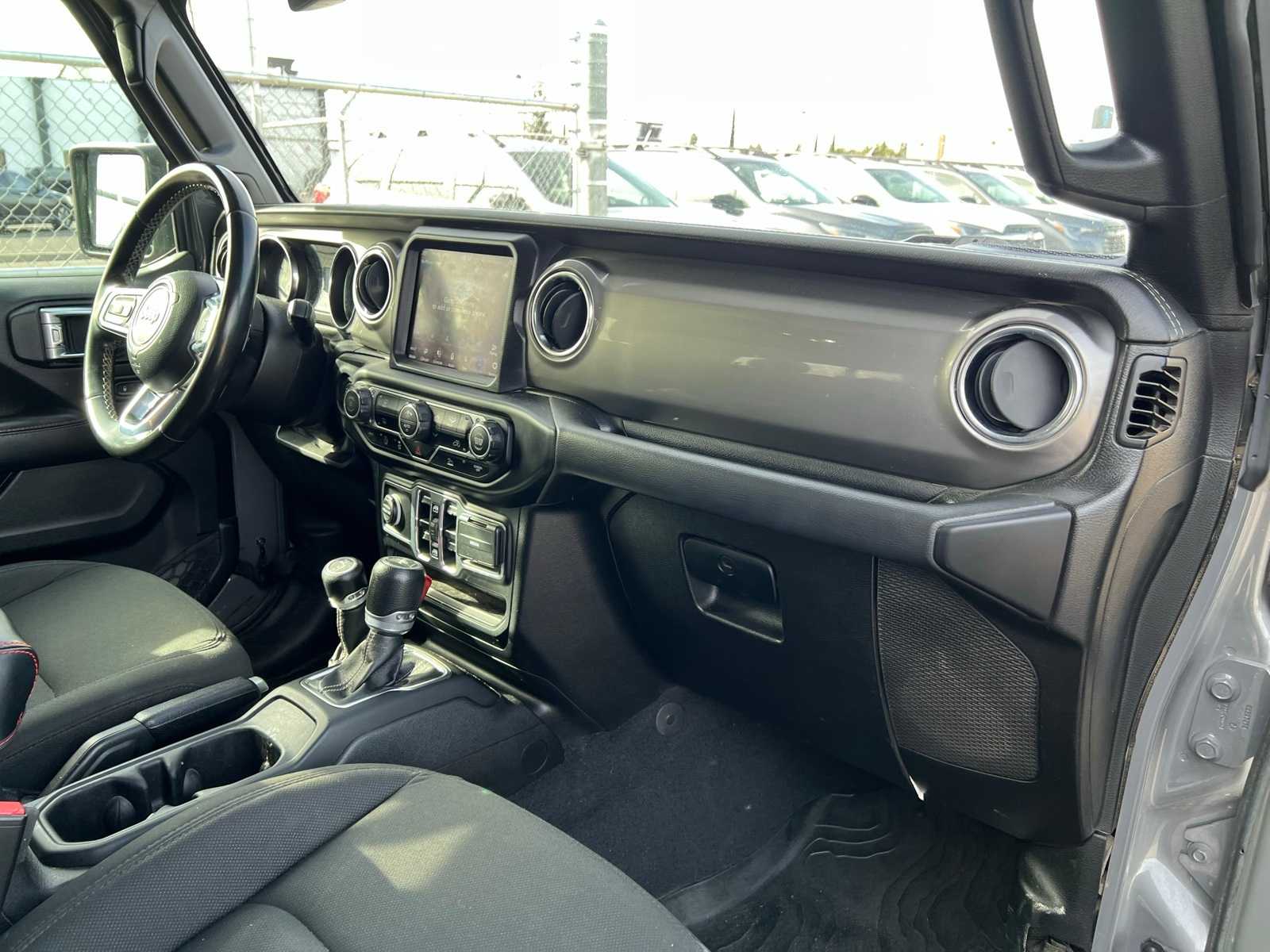 Thumbnail: 2021 Jeep Gladiator - 24