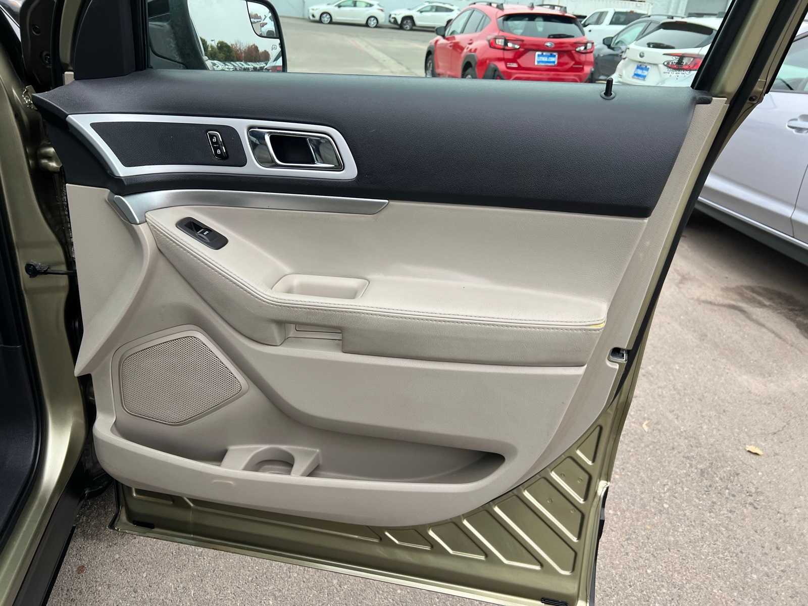 Thumbnail: 2012 Ford Explorer - 27