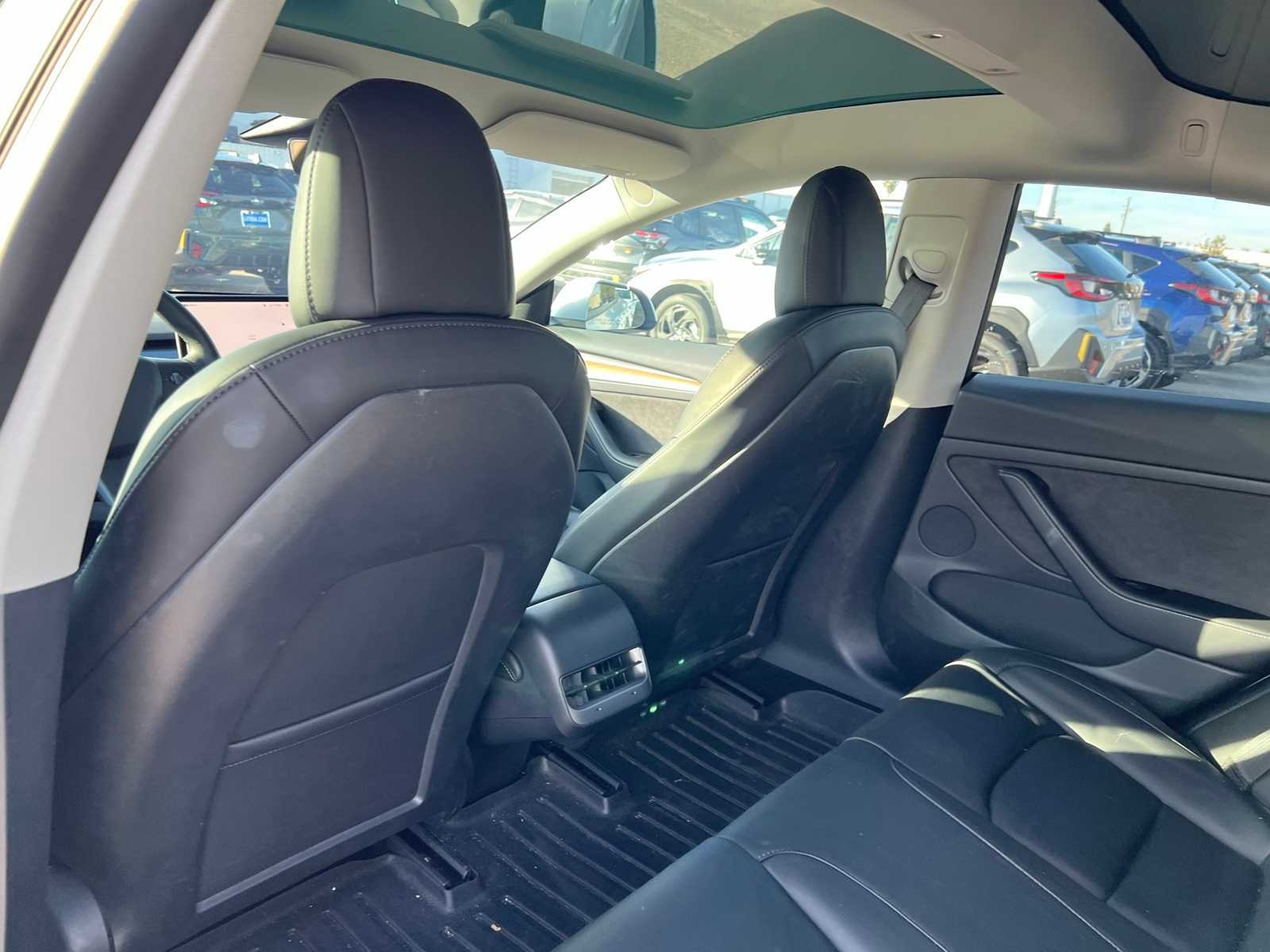 Thumbnail: 2022 Tesla Model 3 - 17